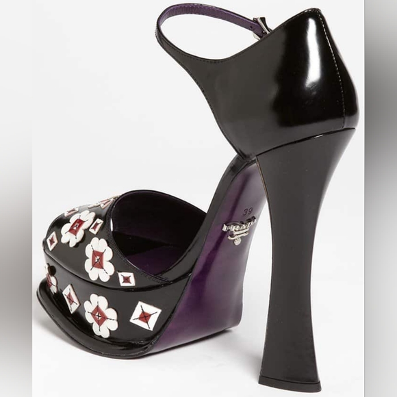 Rare Black Prada Leather Platform High Heels with Red and White Applique Flowers - Picture 4 of 8